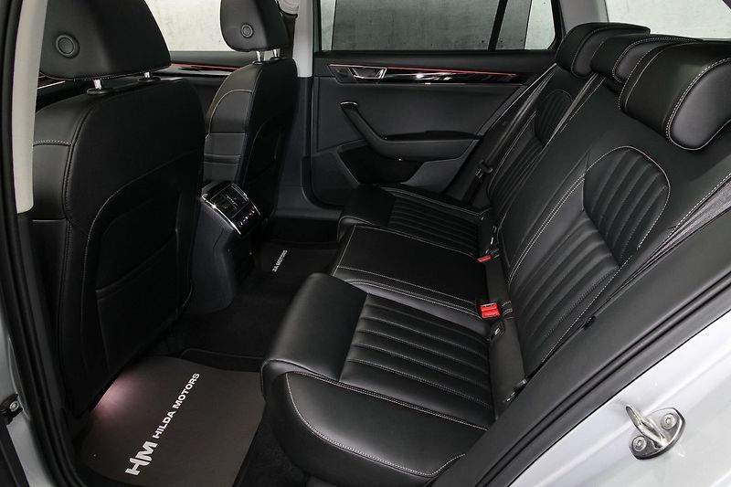 Škoda Superb 2.0TDI 147kW 4x4 DSG L&K Tažné - fotka 14 z 44