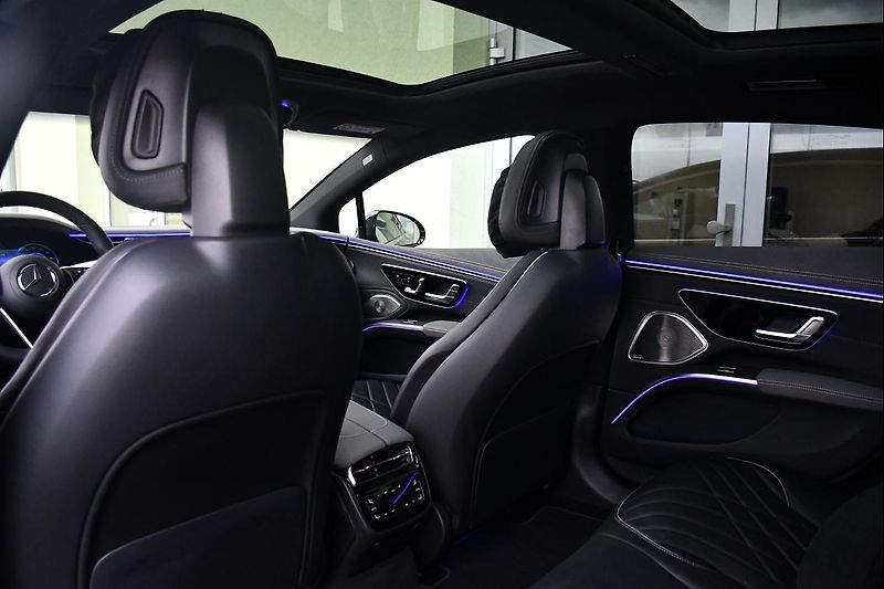 Mercedes-Benz EQS 580 4M AMG HYPERSCREEN 99%SoH - fotka 20 z 46