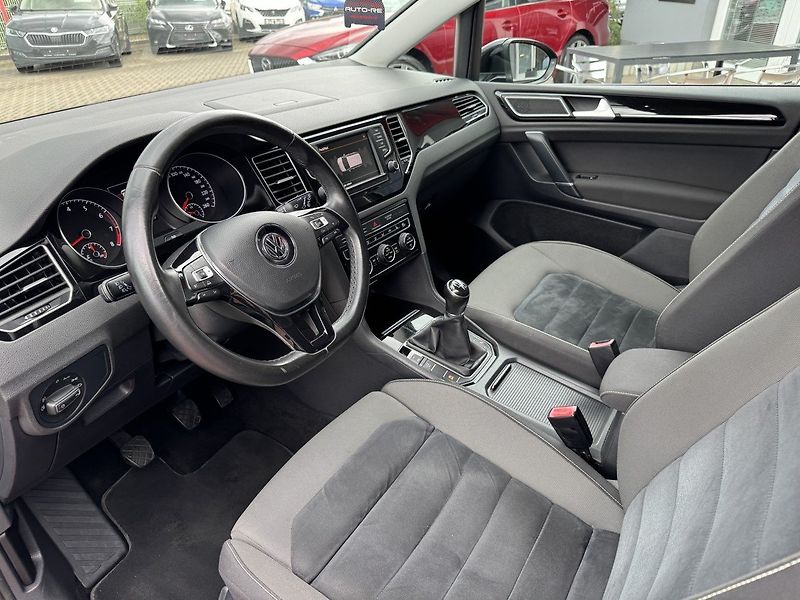 Volkswagen Golf Sportsvan (2015) 1.4TSi 92kW Xenony Navi - fotka 25 z 48