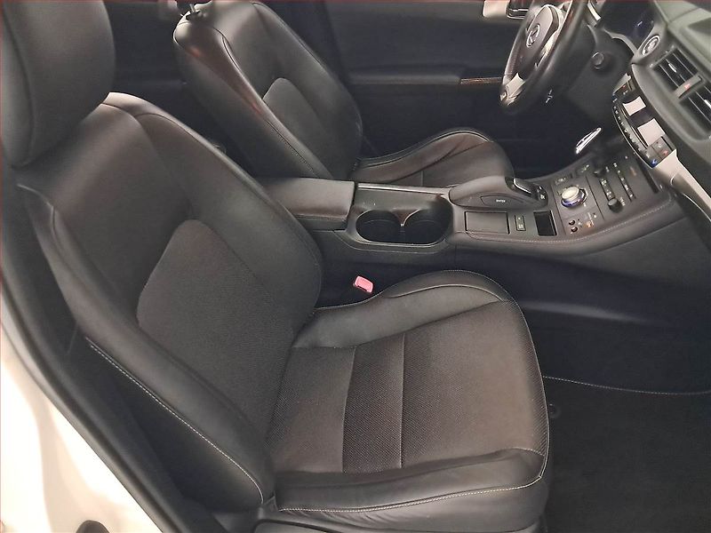 Lexus CT 200h (2012) 200h, Automat, Kůže, Navi - fotka 9 z 22
