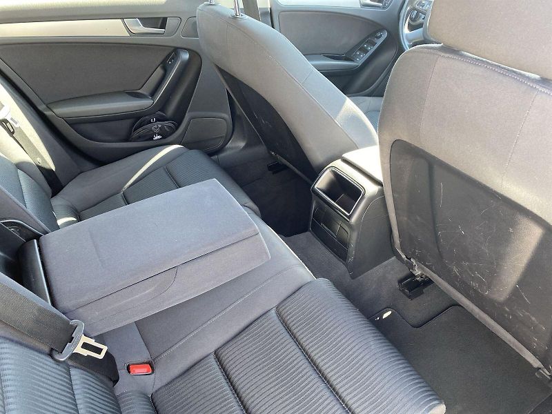 Audi A4 (2008) Avant 2.0 TDI - fotka 9 z 28