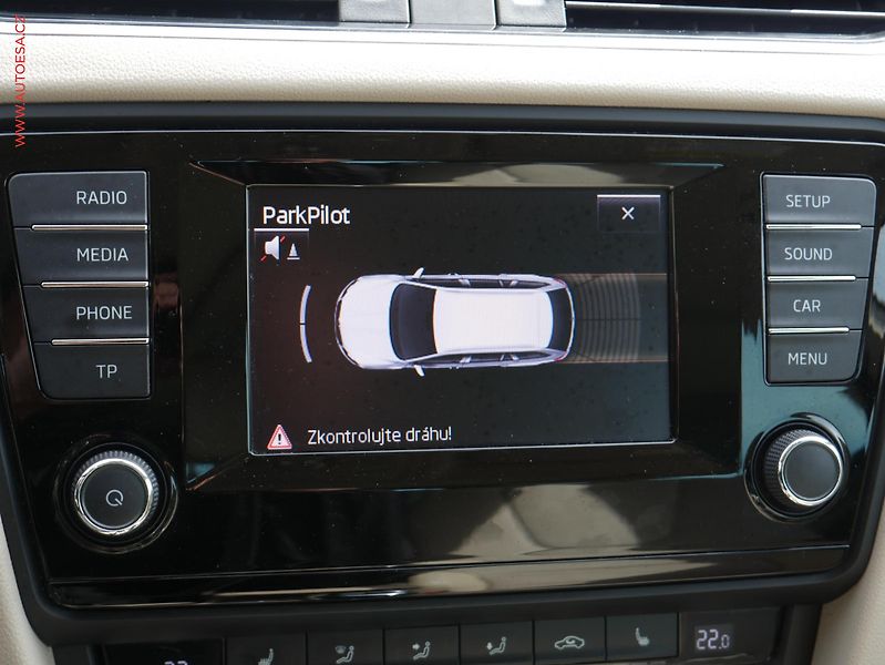 Škoda Octavia (2013) 1.8 TSI 4x4, ČR, DSG, bixen - fotka 12 z 17