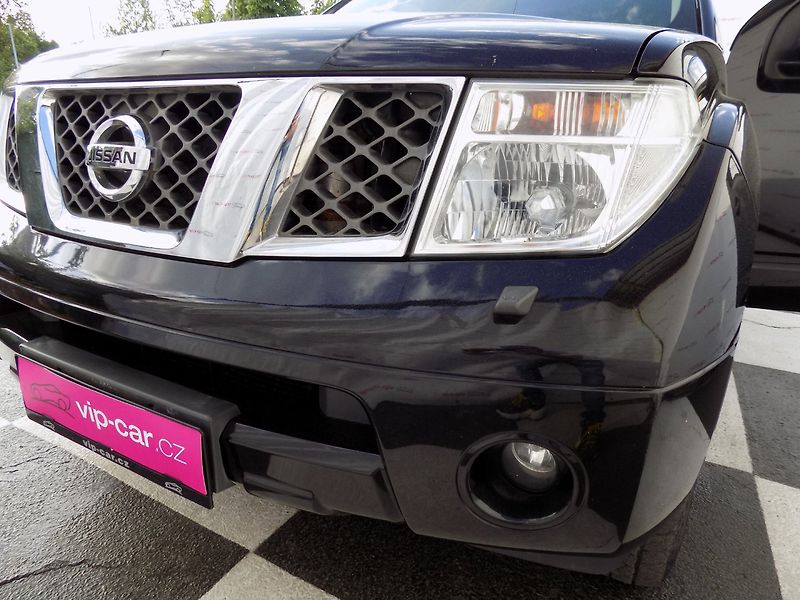 Nissan Pathfinder (2008) 2.5DCi/4x4/7.Míst/ - fotka 33 z 37
