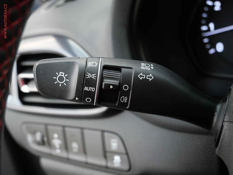 Hyundai i30 (2023) 1.5T-GDi, 1.maj,ČR, AT, LED - fotka 14 z 28