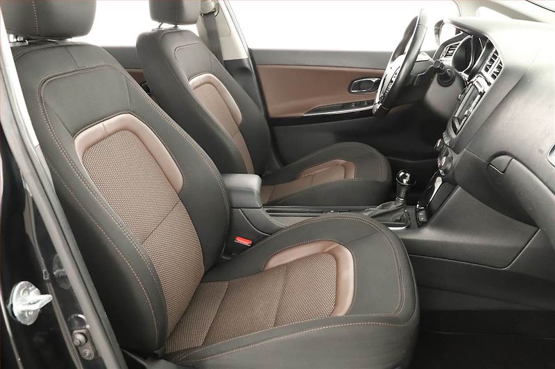 Kia Ceed (2014) 1.6 CRDi, Automat, Navi - fotka 7 z 18