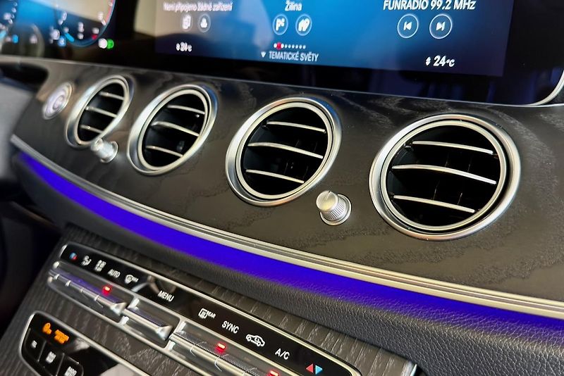 Mercedes-Benz Třídy E (2020) E 220d 4Matic AMG Line - fotka 36 z 112