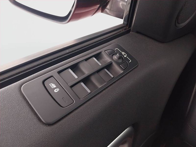 Land Rover Discovery Sport (2018) SE TD4, 4X4, Automat - fotka 20 z 25