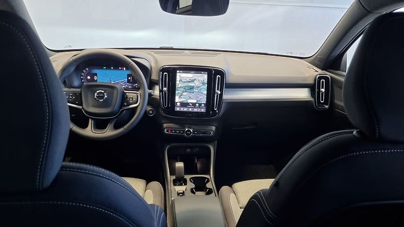 Volvo XC40 (2026) B3 2.0L 163 HP AT7 FWD CORE - fotka 7 z 15