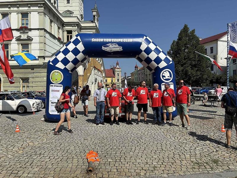 Sraz veteránů Škoda 110R v Uničově