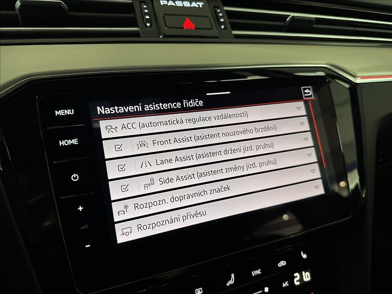 Volkswagen Passat 2,0 TSi  DSG Elegance Virtual - fotka 28 z 47
