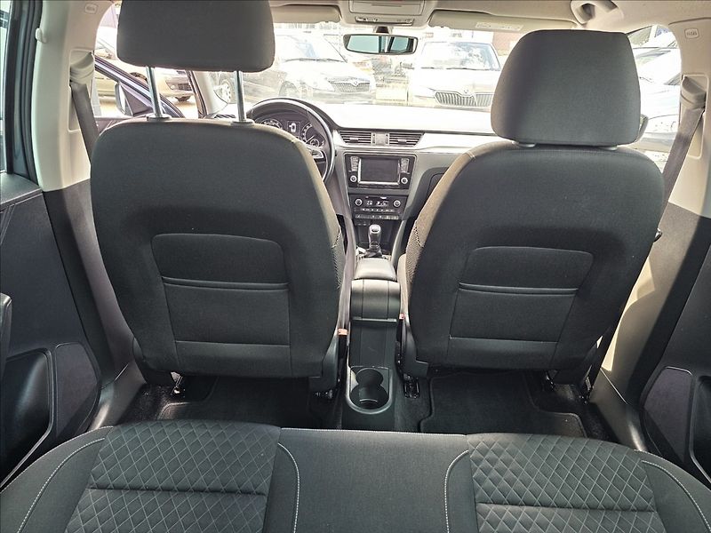 Škoda Rapid 1,0 TSi Drive NAVI ALU - fotka 26 z 39
