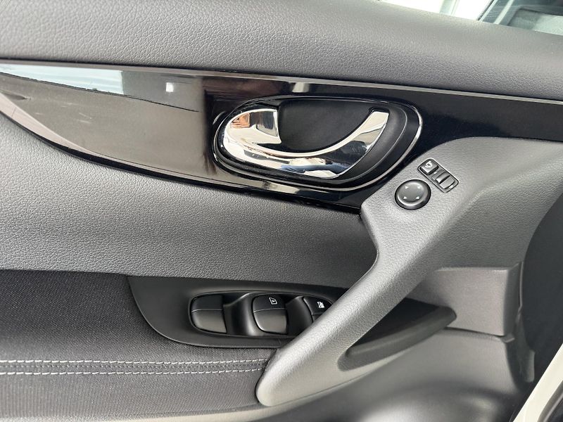 Nissan Qashqai 1,2DIG-T*Navi*Kamera*PDC*Tažné - fotka 29 z 34