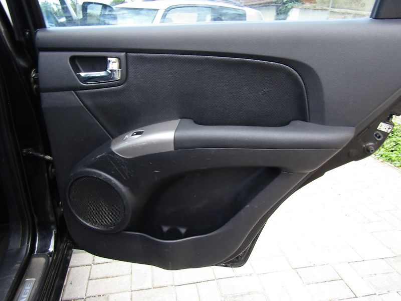 Kia Sportage (2005) 2.0 CRDI 83kW - fotka 23 z 35