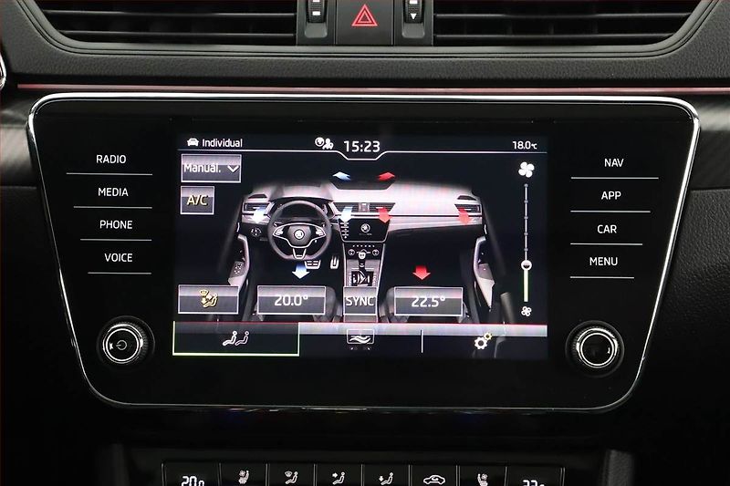 Škoda Superb (2022) Sportline 2.0 TSI - fotka 16 z 20
