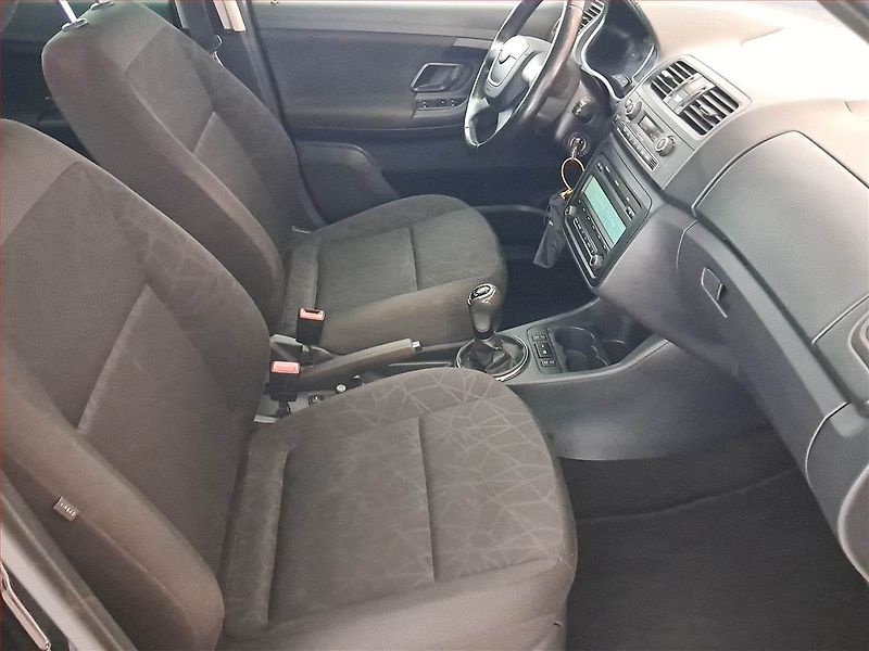 Škoda Fabia (2013) 1.6 TDI, Serv.kniha, po STK - fotka 9 z 18