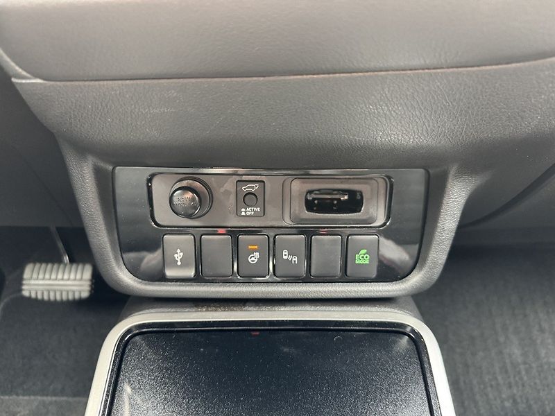 Mitsubishi Outlander (2020) 2.0i Automat SpiritPlus LED - fotka 10 z 49