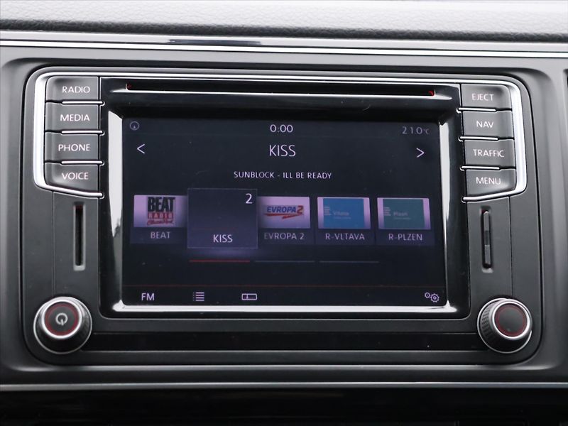 Volkswagen Multivan 2,0 TDI 150kW Highline LED - fotka 24 z 36