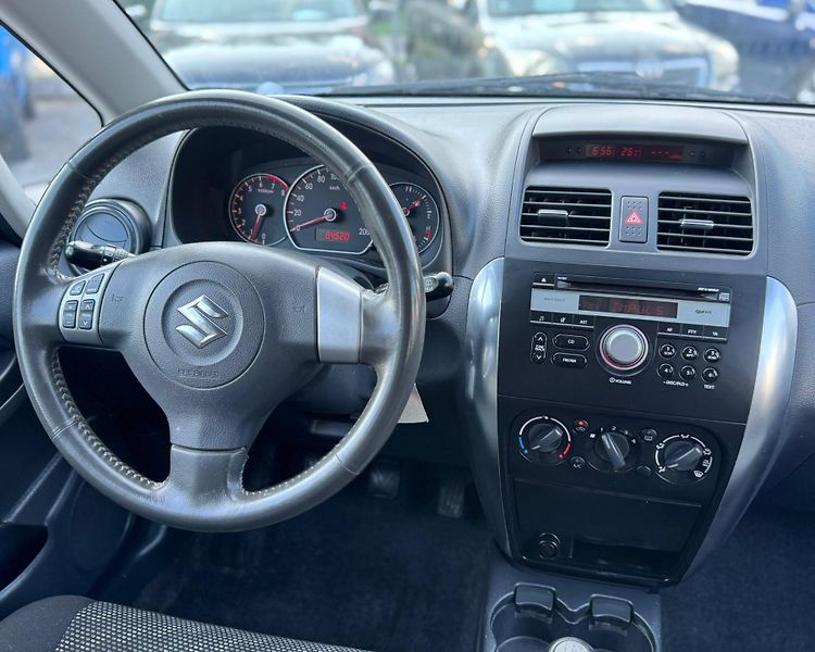 Suzuki SX4 (2009) - fotka 10 z 12