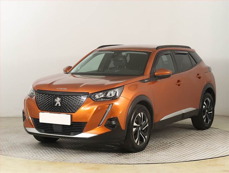 Peugeot 2008 (2020) 1.2 PureTech, Kůže, Tempomat - fotka 2 z 21