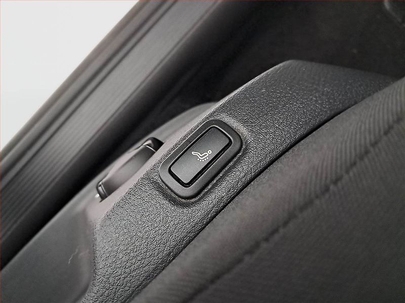 Volkswagen Golf Sportsvan (2015) 1.2 TSI, Xenony, Tempomat - fotka 17 z 18