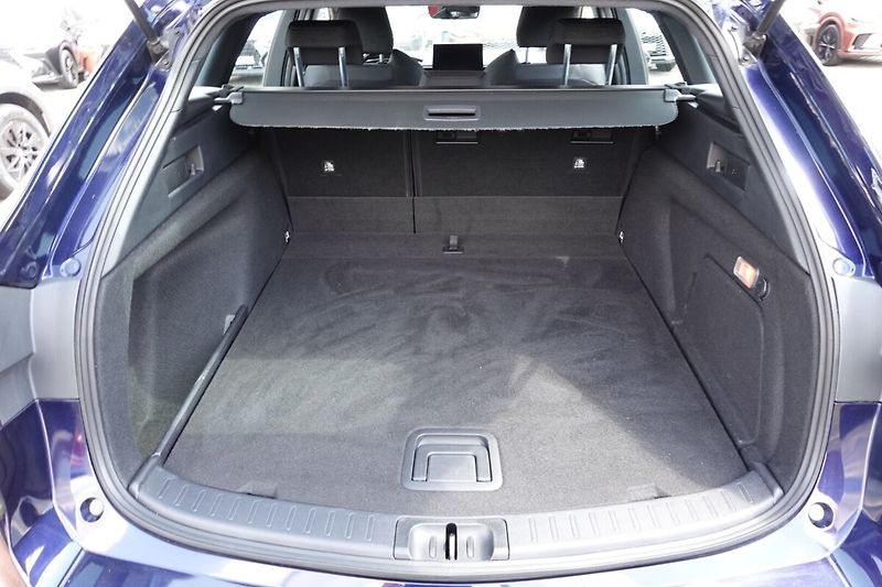 Toyota Corolla 2,0 HEV Comfort Tech TS - fotka 14 z 31