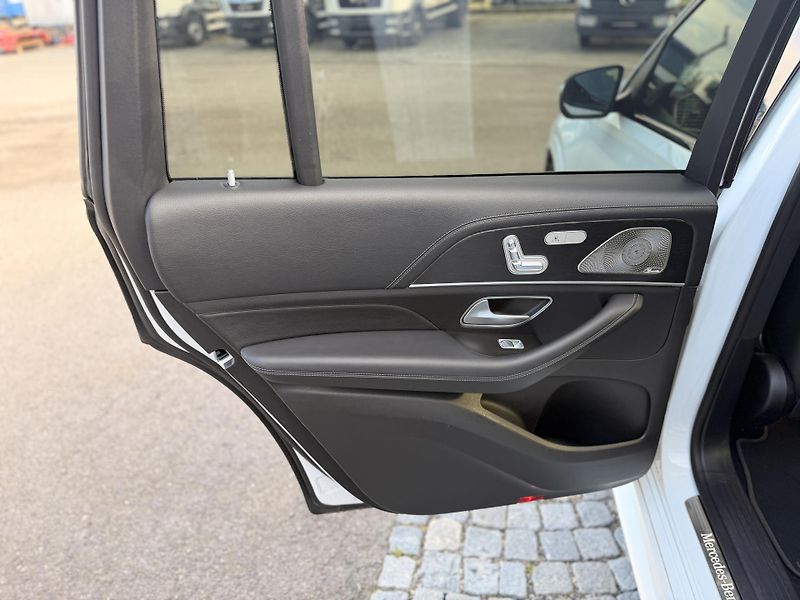 Mercedes-Benz GLS (2024) 450D AMG E-ACTIVE BODY MAX zár - fotka 19 z 30