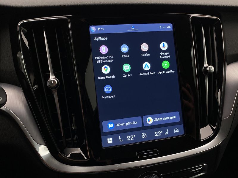 Volvo V60 T6 AWD RECHARGE CORE AUT CZ - fotka 8 z 56
