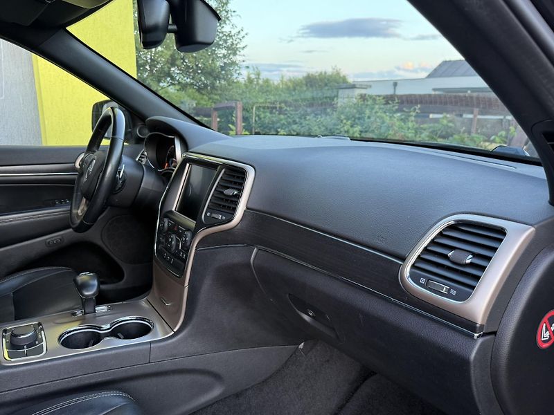 Jeep Grand Cherokee 3.0CRDi LIMITED !! GAR. KM!! - fotka 13 z 23