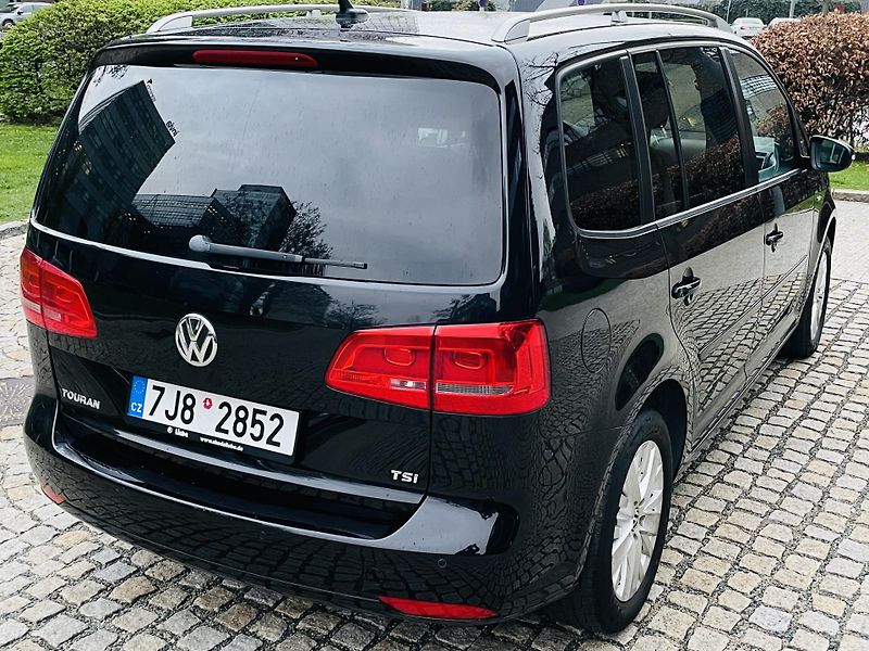 Volkswagen Touran 1.4TSI VÝHŘEV SERVISKA TAŽNÉ - fotka 12 z 43