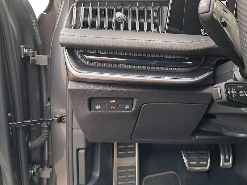 Škoda Superb (2026) IV Sportline 2.0 TDI / 142 kW - fotka 18 z 30