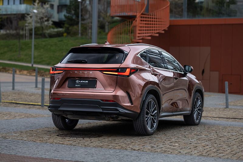 Lexus NX 450h plus 450H 2.5 PHEV LUXURY - fotka 5 z 29