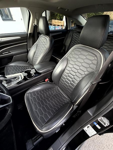 Ford Mondeo Vignale 2.0l hybrid 103 kW - fotka 10 z 21
