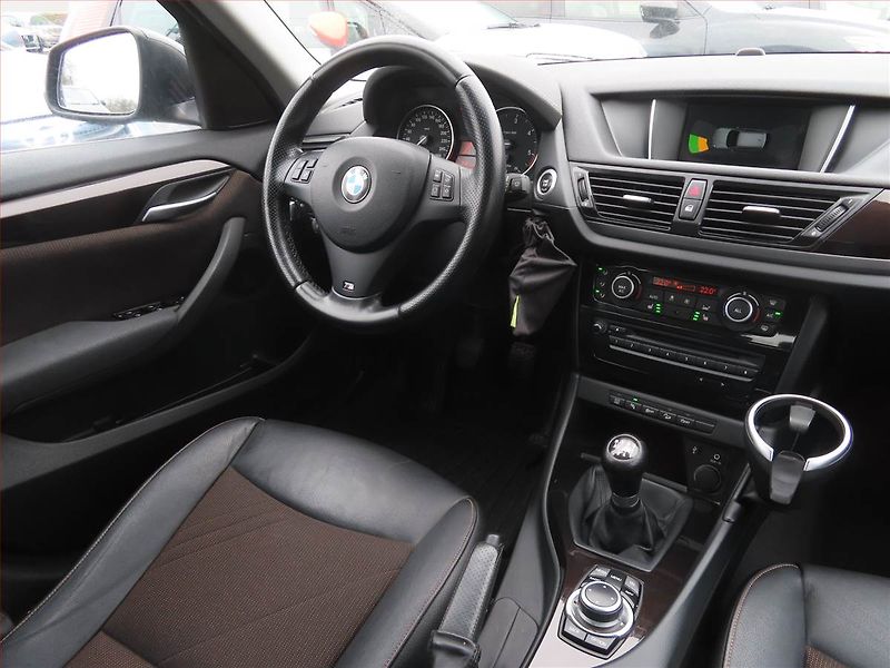 BMW X1 (2014) xLine xDrive18d, 4X4 - fotka 7 z 21