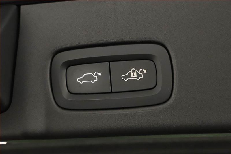 Volvo V90 (2019) T4 - fotka 18 z 20