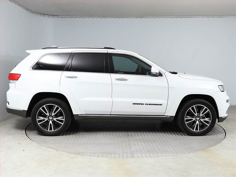 Jeep Grand Cherokee (2019) 3.0 CRD - fotka 6 z 21