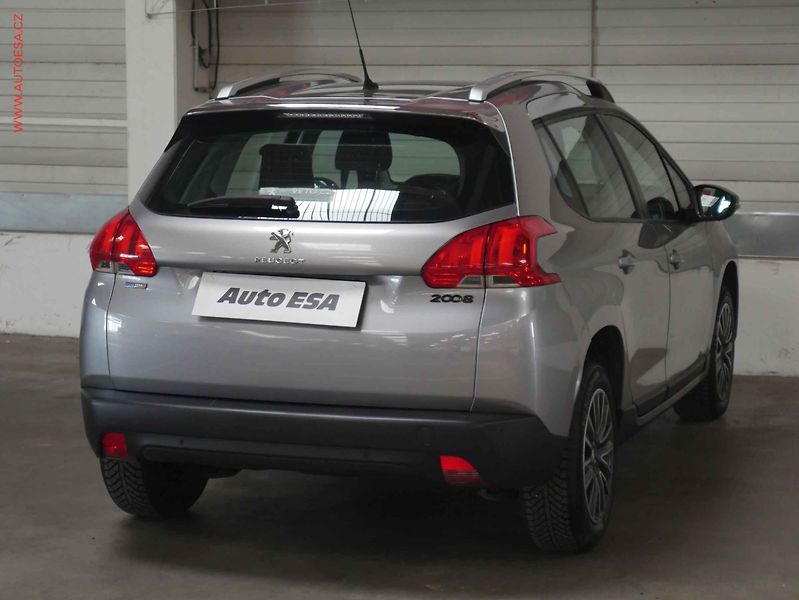 Peugeot 2008 (2016) 1.2PT, 2.maj,ČR, AC, park - fotka 6 z 18