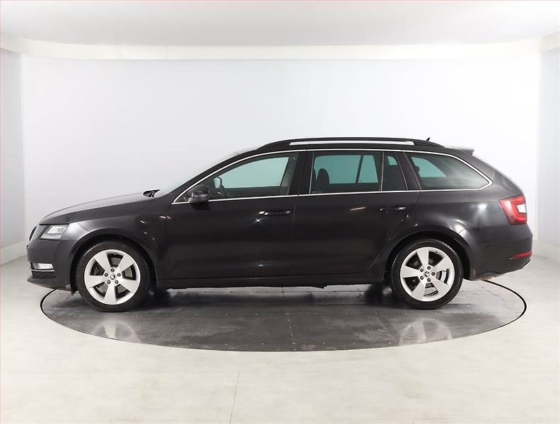 Škoda Octavia (2017) Style 1.8 TSI, Serv.kniha - fotka 3 z 22