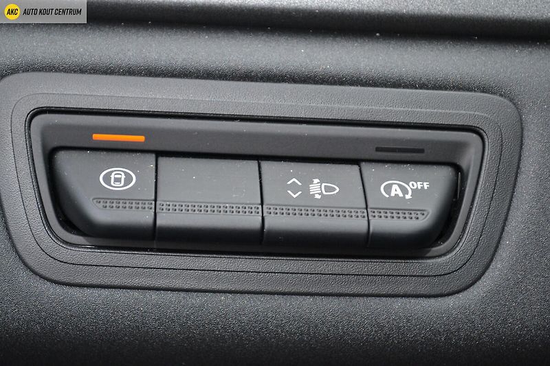 Renault Captur techno mild hybrid 160 EDC - fotka 44 z 49