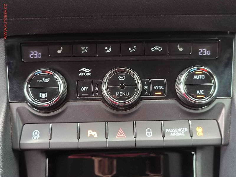 Škoda Karoq (2017) 1.5 TSi, Style, DSG, LED - fotka 15 z 24