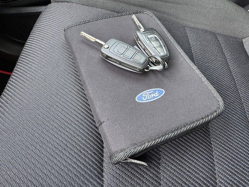 Ford Galaxy (2013) 2.0TDCi Titanium Navi Tažné Z. - fotka 27 z 46