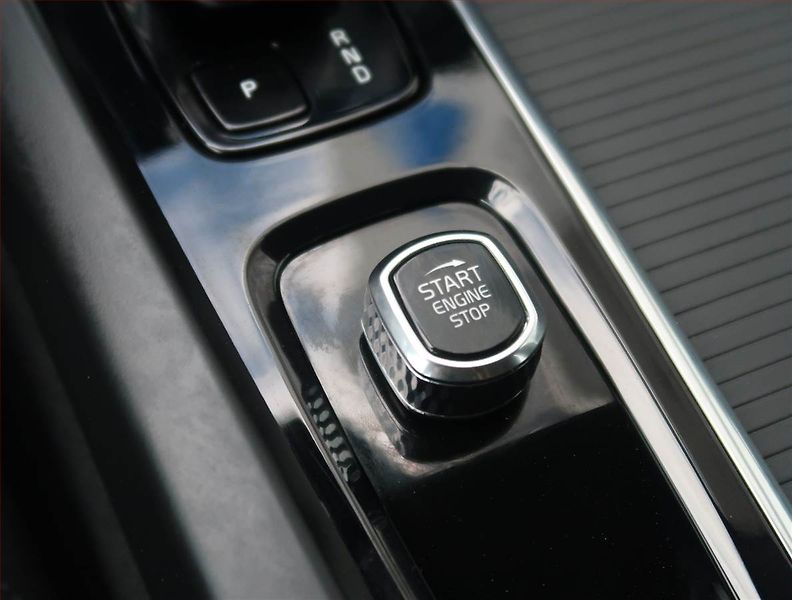 Volvo XC60 (2023) B4 AWD - fotka 19 z 27