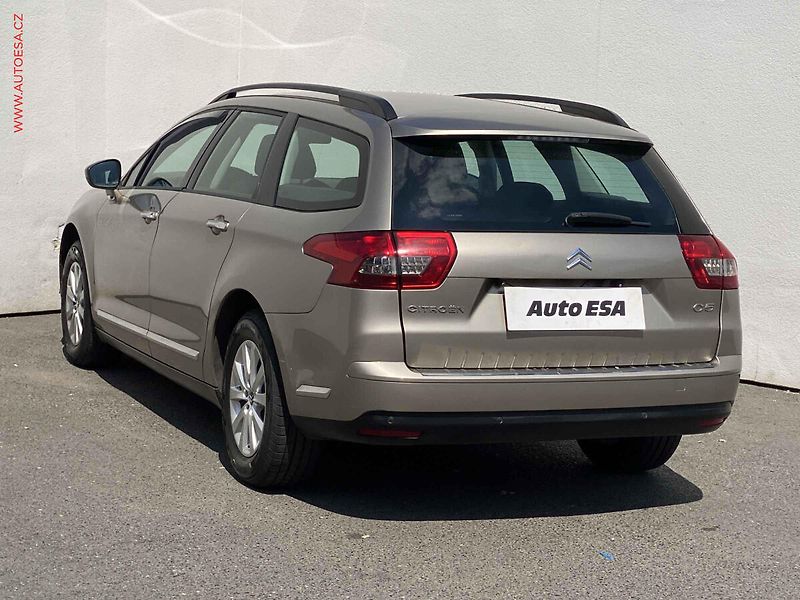 Citroën C5 (2011) 1.6HDi, AC, tempo, park.asist - fotka 6 z 15