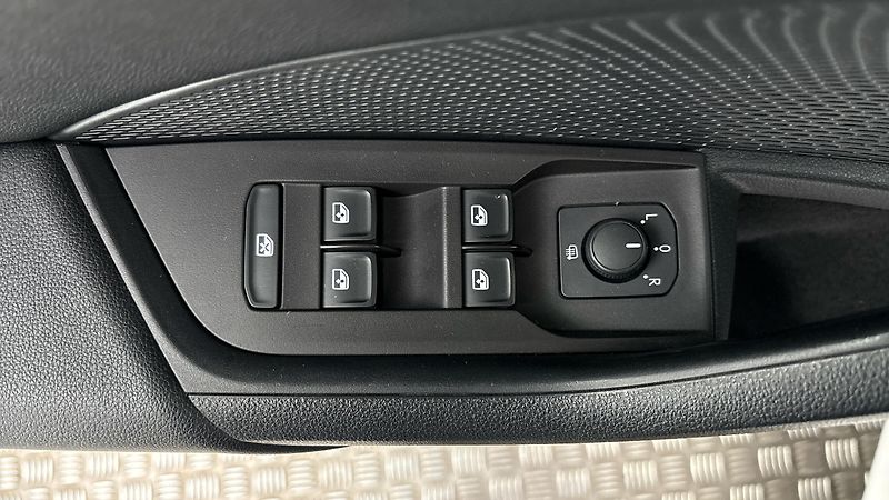 Škoda Octavia 2.0 TDI Ambition Combi - fotka 21 z 27