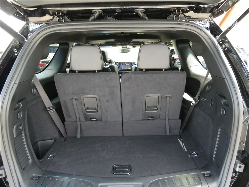 Dodge Durango 6,4 SRT AWD 354kW,1.maj,ČR,LPG - fotka 20 z 50