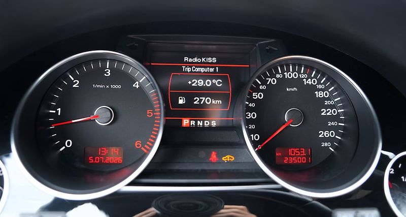 Audi A8 4.2 TDI Long,4x4 Exclusive - fotka 42 z 50