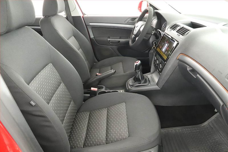 Škoda Octavia (2011) 1.6 TDI, po STK, Tažné - fotka 7 z 15