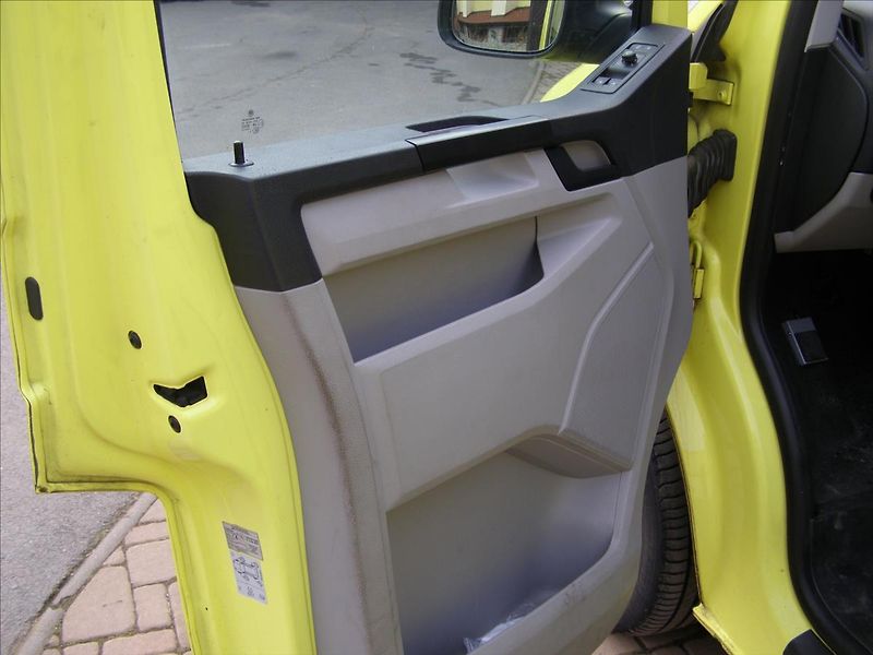 Volkswagen Transporter 2,0   150KW 4x4 DSG - fotka 15 z 34