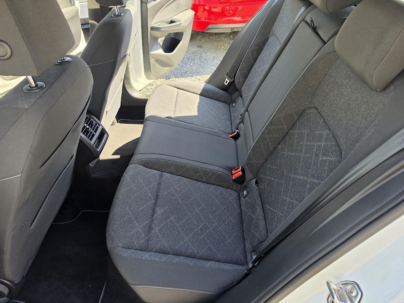 Volkswagen Golf 1.5TSI 8 Automat Led  Virtual  - fotka 10 z 29