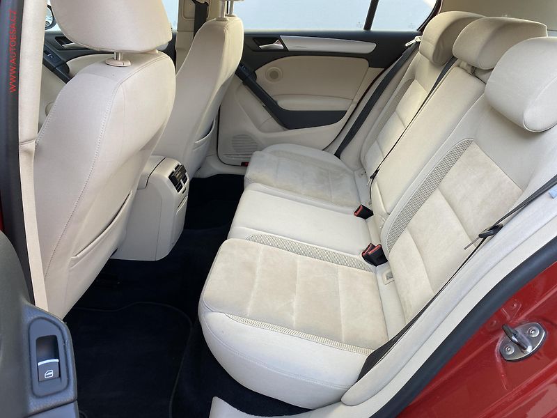 Volkswagen Golf (2009) 2.0TDi 4x4, ČR, AC, tempo - fotka 10 z 16