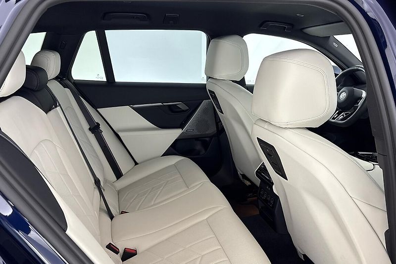 BMW Řada 5 540d xDrive Touring - fotka 11 z 20